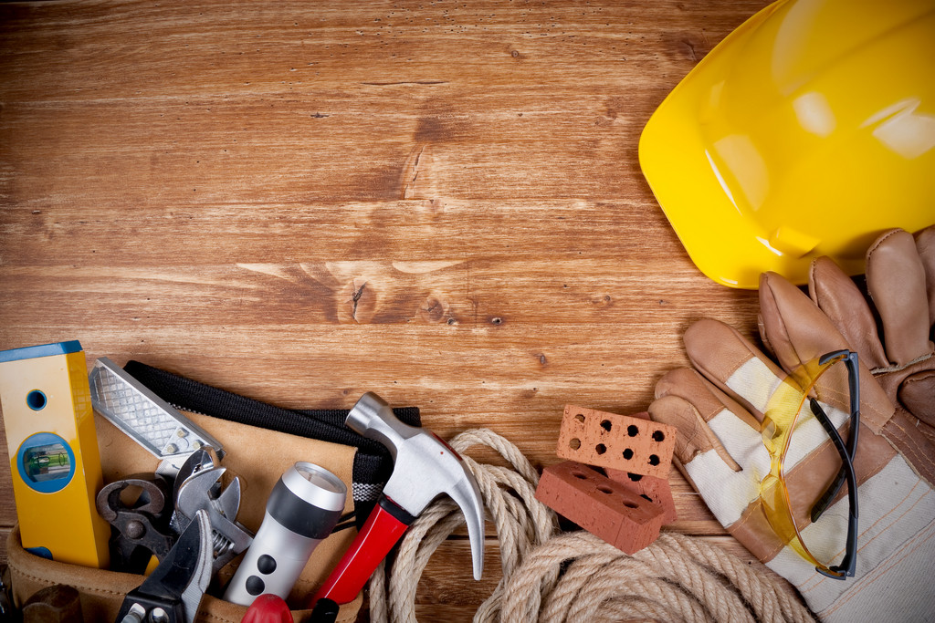 tools-on-wood_X.jpg