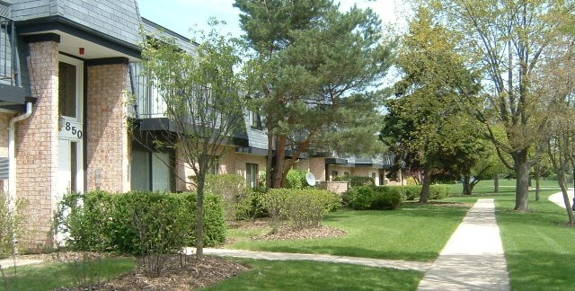 Copyofvillasbythelake2006001.jpg